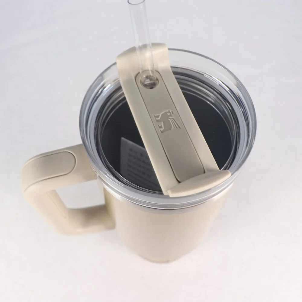 Stanley x e.l.f. 40 oz Stainless H2.0 FlowState Quencher Tumbler Honey Talks - Picture 5 of 7